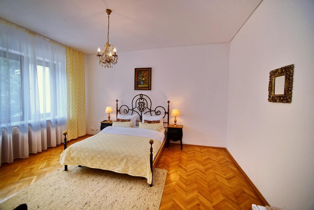 Casa Negustorului Deva Exterior foto