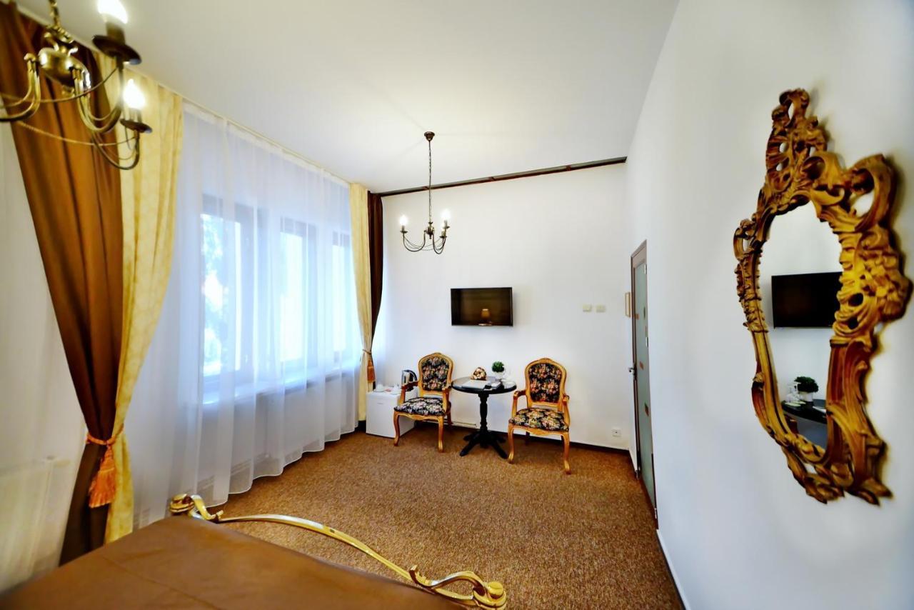 Casa Negustorului Deva Exterior foto